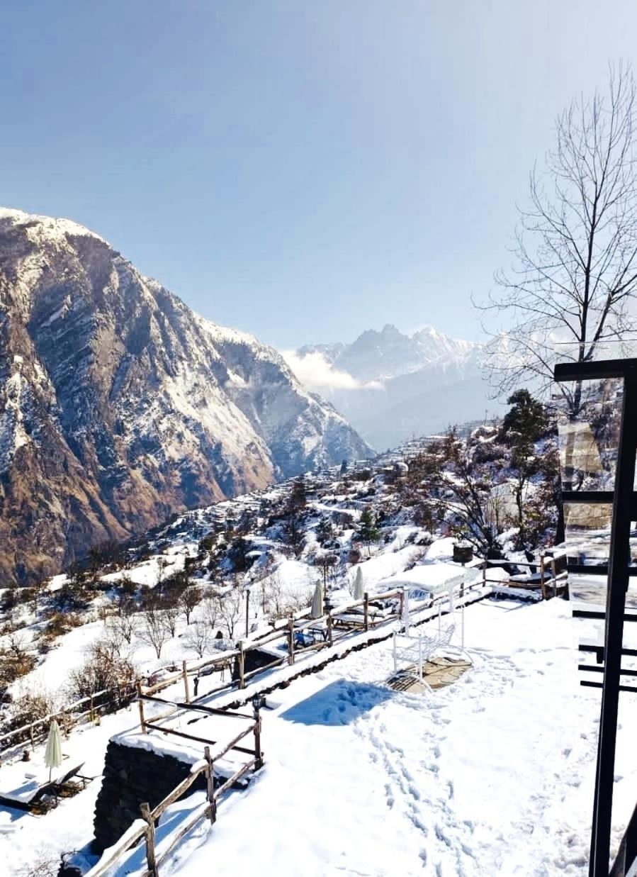 Faraway Cottages, Auli Joshīmath Екстериор снимка