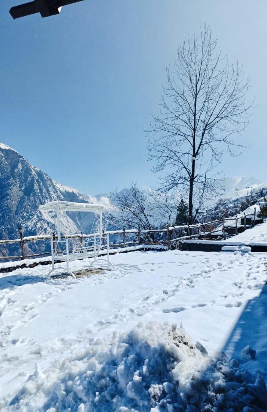 Faraway Cottages, Auli Joshīmath Екстериор снимка