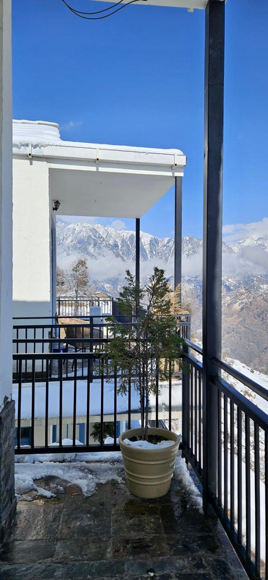 Faraway Cottages, Auli Joshīmath Екстериор снимка