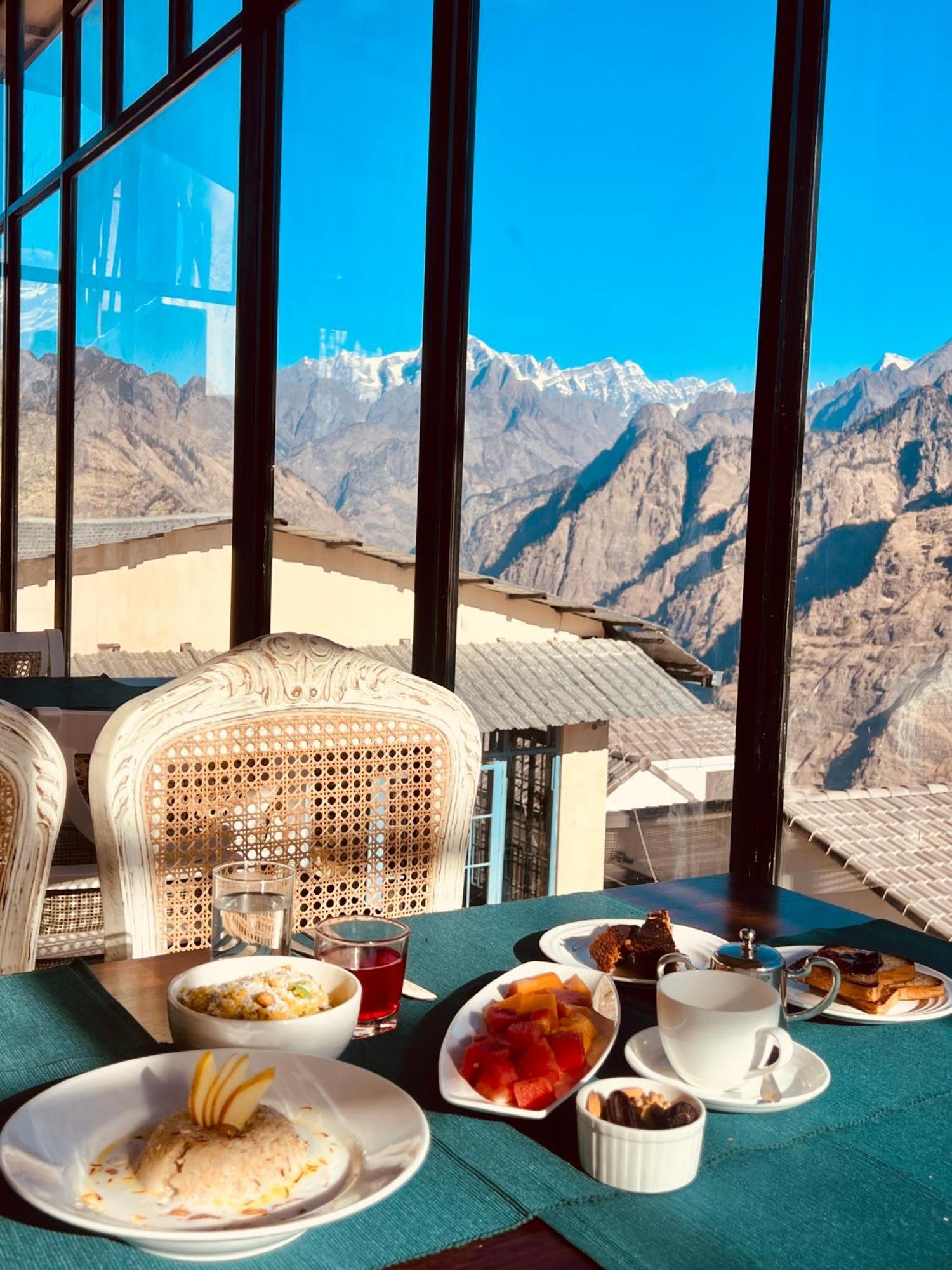 Faraway Cottages, Auli Joshīmath Екстериор снимка