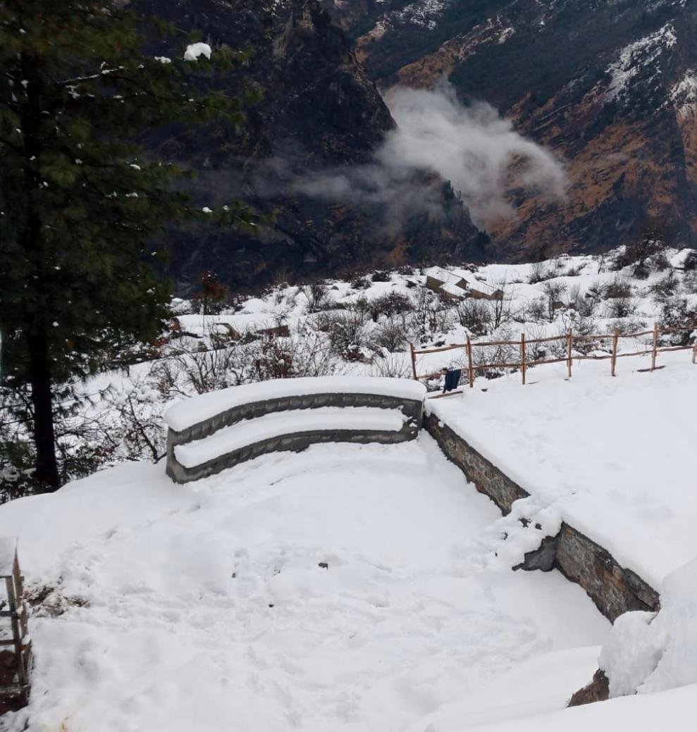 Faraway Cottages, Auli Joshīmath Екстериор снимка