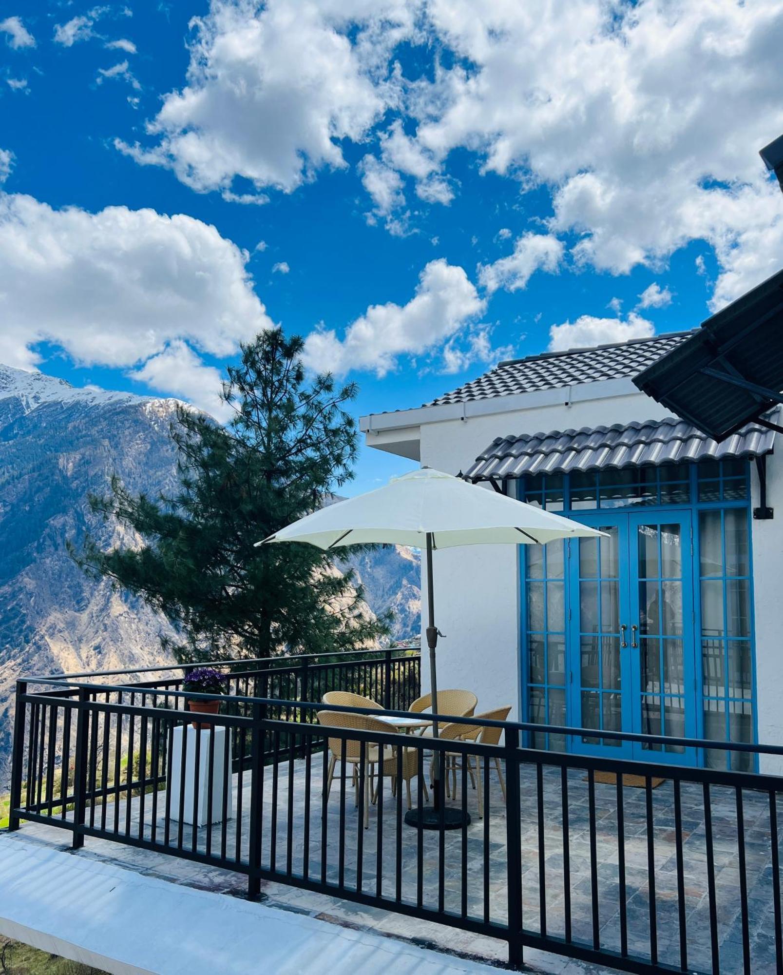 Faraway Cottages, Auli Joshīmath Екстериор снимка