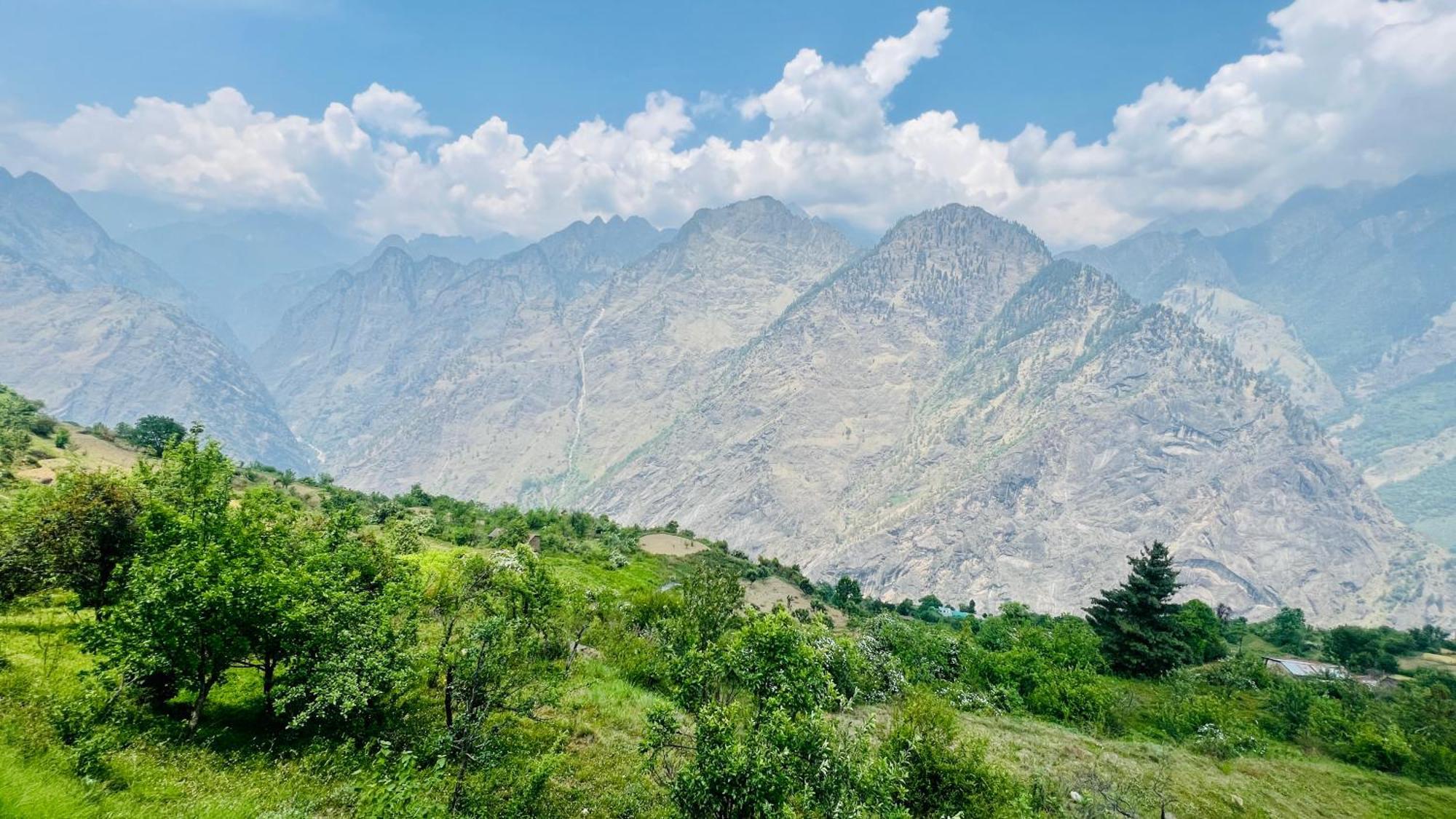 Faraway Cottages, Auli Joshīmath Екстериор снимка