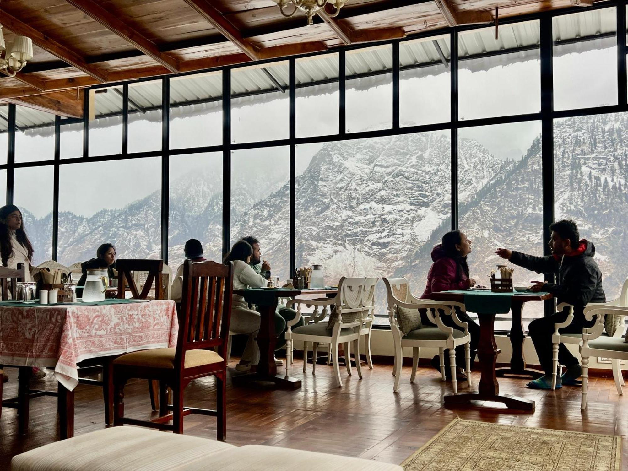 Faraway Cottages, Auli Joshīmath Екстериор снимка